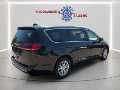 2023 Chrysler Pacifica, $23995. Photo 5