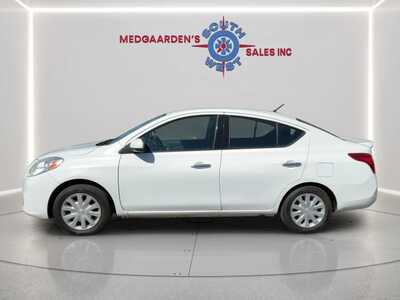 2014 Nissan Versa, $6995. Photo 9