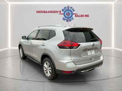 2018 Nissan Rogue, $10120. Photo 10