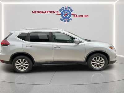 2018 Nissan Rogue, $10120. Photo 3