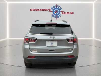 2024 Jeep Compass, $20995. Photo 7