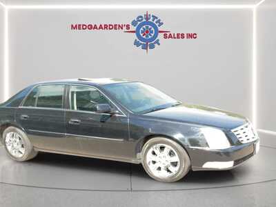 2011 Cadillac DTS, $7995. Photo 12