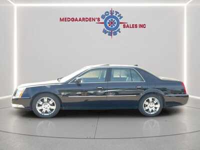 2011 Cadillac DTS, $7995. Photo 3