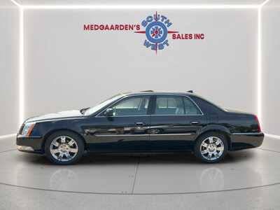 2011 Cadillac DTS, $7995. Photo 4