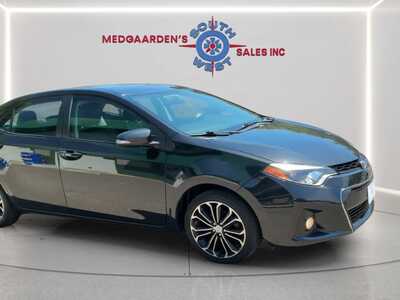 2016 Toyota Corolla, $10995. Photo 3