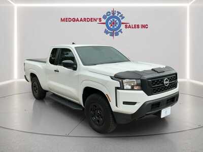 2024 Nissan Frontier, $21995. Photo 11