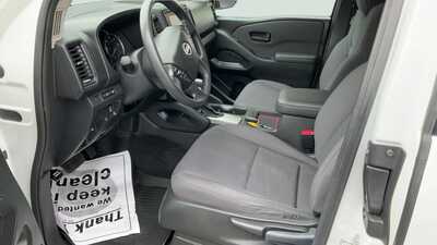 2024 Nissan Frontier, $21995. Photo 12