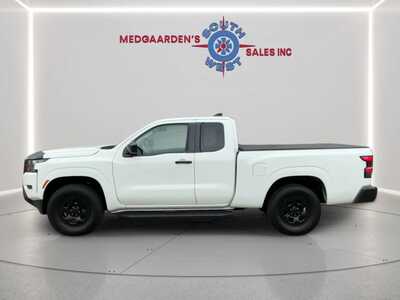 2024 Nissan Frontier, $21995. Photo 3