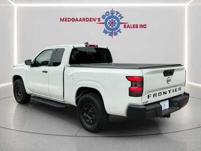 2024 Nissan Frontier, $21995. Photo 5