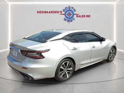 2021 Nissan Maxima, $18000. Photo 4