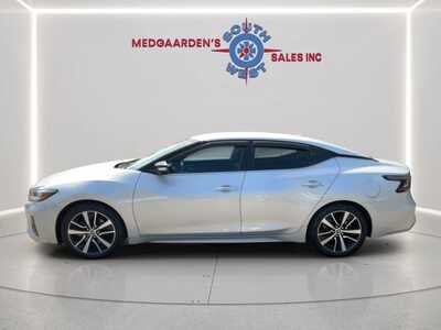 2021 Nissan Maxima, $18000. Photo 7
