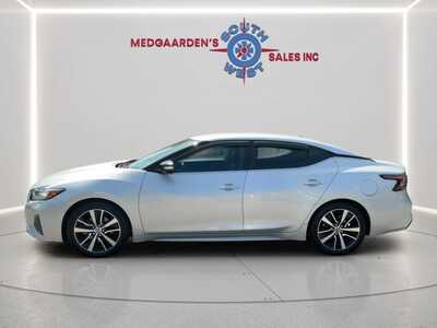 2021 Nissan Maxima, $18000. Photo 9