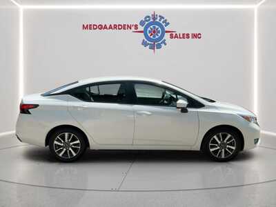 2023 Nissan Versa, $17495.00. Photo 11