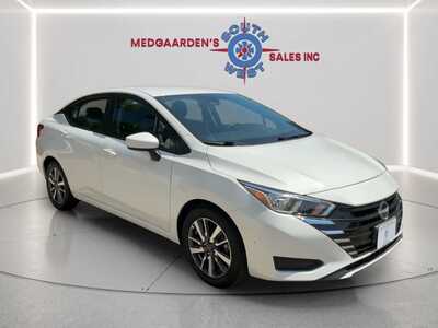 2023 Nissan Versa, $17495.00. Photo 12