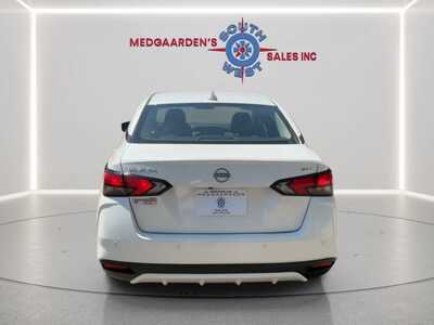 2023 Nissan Versa, $17495.00. Photo 7