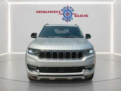 2024 Jeep Wagoneer, $39995. Photo 2