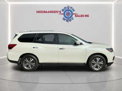 2020 Nissan Pathfinder, $10120. Photo 11