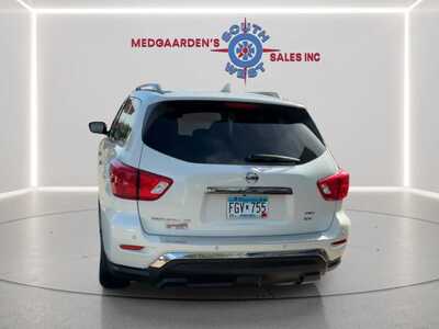 2020 Nissan Pathfinder, $10120. Photo 4
