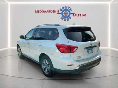 2020 Nissan Pathfinder, $10120. Photo 9