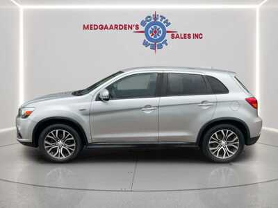 2018 Mitsubishi Outlander, $0.00. Photo 2