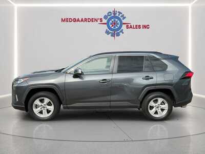 2021 Toyota RAV4, $18120. Photo 3