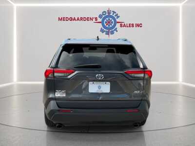 2021 Toyota RAV4, $18120. Photo 5