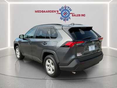 2021 Toyota RAV4, $18120. Photo 7