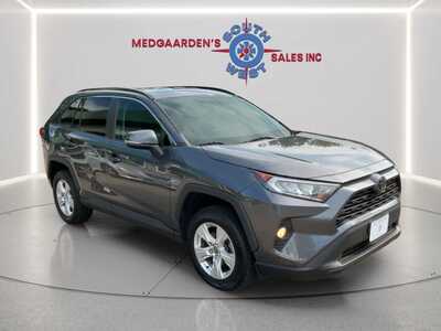 2021 Toyota RAV4, $18120. Photo 8