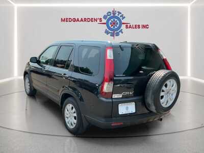 2005 Honda CR-V, $6120. Photo 5