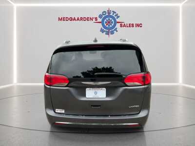 2020 Chrysler Pacifica, $14120. Photo 6