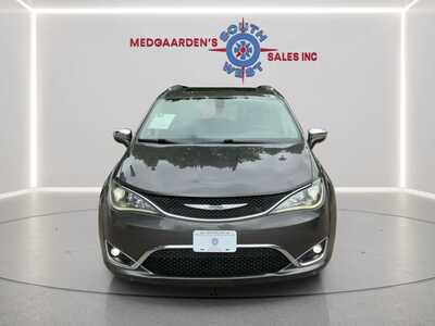 2020 Chrysler Pacifica, $14120. Photo 1