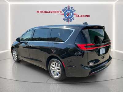 2024 Chrysler Pacifica, $22120. Photo 5