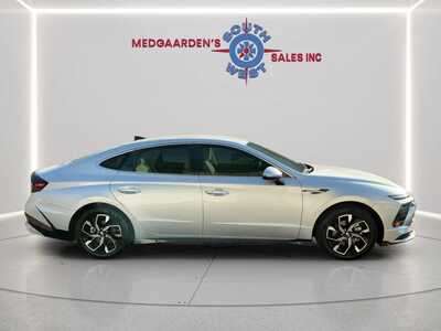 2025 Hyundai Sonata, $24120. Photo 11
