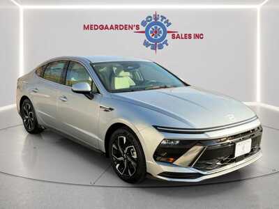 2025 Hyundai Sonata, $24120. Photo 12