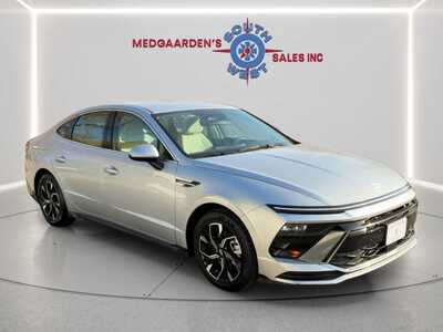 2025 Hyundai Sonata, $24120. Photo 8