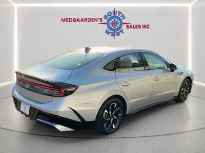 2025 Hyundai Sonata, $24120. Photo 9