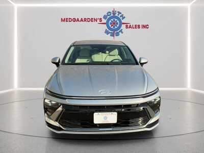 2025 Hyundai Sonata, $24120. Photo 1