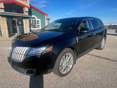 2010 Lincoln MKT, $10590. Photo 2