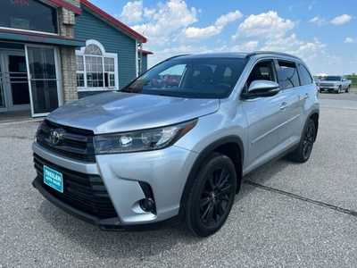 2019 Toyota Highlander, $35900. Photo 2