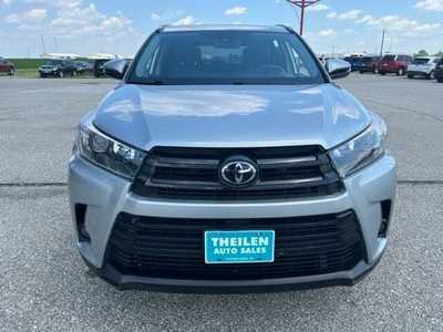 2019 Toyota Highlander, $35900. Photo 3