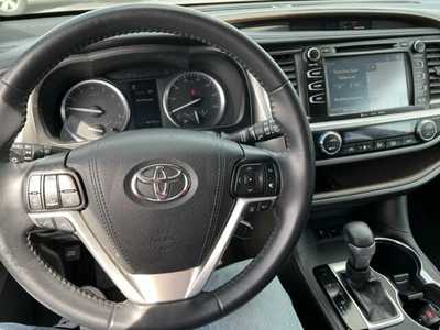 2019 Toyota Highlander, $38700. Photo 7