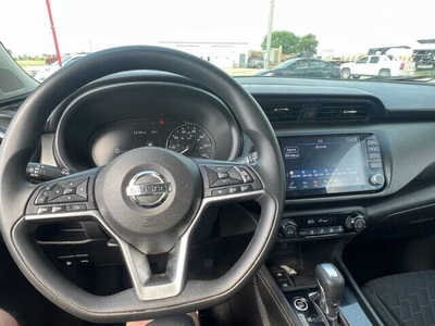 2021 Nissan Kicks, $19690. Photo 9