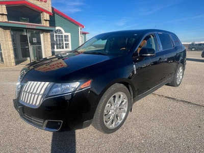 2010 Lincoln MKT, $10790. Photo 2