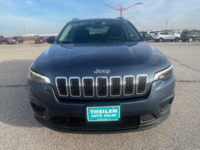 2020 Jeep Cherokee, $21000. Photo 3