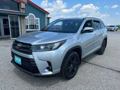 2019 Toyota Highlander, $29990. Photo 2