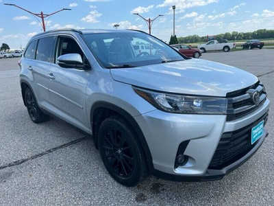 2019 Toyota Highlander, $29990. Photo 4
