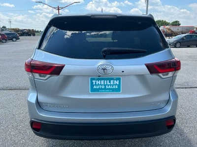 2019 Toyota Highlander, $29990. Photo 6