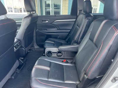 2019 Toyota Highlander, $29990. Photo 8