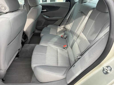 2015 Chevrolet Impala, $17600. Photo 9