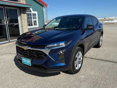 2024 Chevrolet Trax, $19600. Photo 2